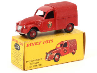 Lot 227 - DINKY TOYS (FRANCE) (1)