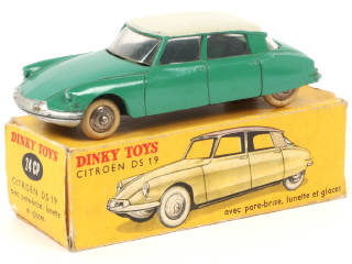 Lot 211 - DINKY TOYS (FRANCE) (1)