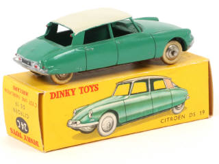 Lot 206 - DINKY TOYS (FRANCE) (1)