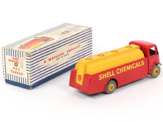 Lot 156 - DINKY TOYS (GB) (1)