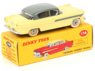 Lot 105 - DINKY TOYS (GB) (1)