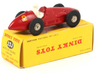 Lot 197 - DINKY TOYS (FRANCE) (1)