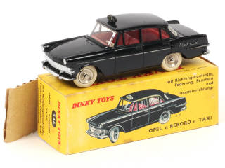 Lot 404 - DINKY TOYS (FRANCE) (1)