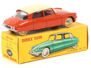 Lot 369 - DINKY TOYS (FRANCE) (1)