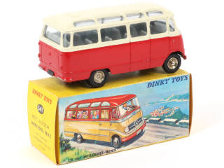 Lot 441 - DINKY TOYS (FRANCE) (1)