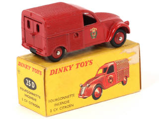 Lot 394 - DINKY TOYS (FRANCE) (1)