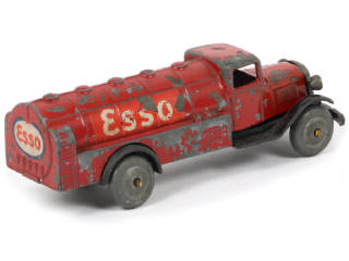 Lot 448 - DINKY TOYS (FRANCE) (1)