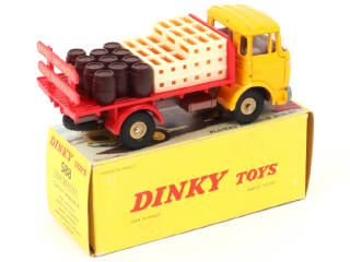 Lot 476 - DINKY TOYS (FRANCE) (1)