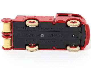 Lot 470 - DINKY TOYS (FRANCE) (1)