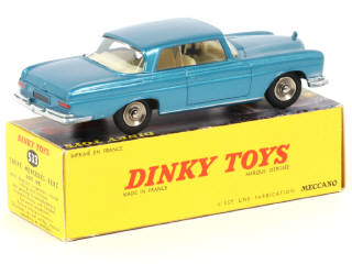 Lot 423 - DINKY TOYS (FRANCE) (1)