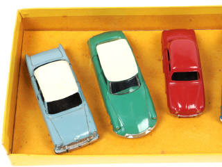 Lot 338 - DINKY TOYS (FRANCE) (5)