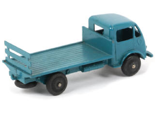 Lot 451 - DINKY TOYS (FRANCE) (1)