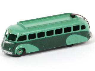 Lot 446 - DINKY TOYS (FRANCE) (1)