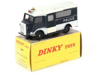 Lot 440 - DINKY TOYS (FRANCE) (1)