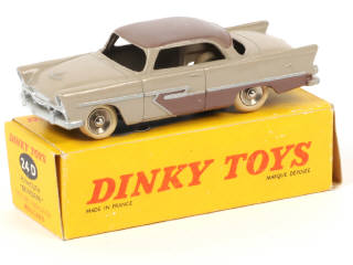 Lot 374 - DINKY TOYS (FRANCE) (1)