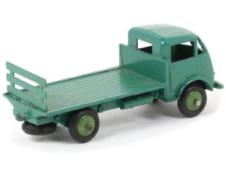 Lot 450 - DINKY TOYS (FRANCE) (1)