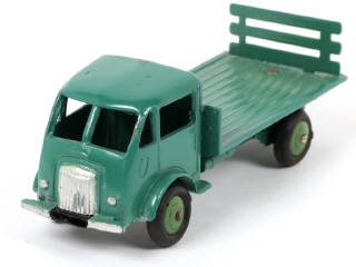 Lot 450 - DINKY TOYS (FRANCE) (1)