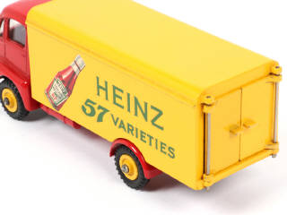 Lot 537 - DINKY TOYS (GB) (1)