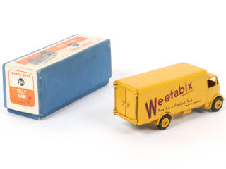 Lot 536 - DINKY TOYS (GB) (1)