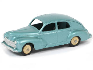 Lot 353 - DINKY TOYS (FRANCE) (1)