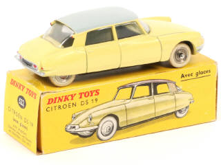 Lot 371 - DINKY TOYS (FRANCE) (1)