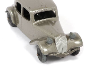 Lot 348 - DINKY TOYS (FRANCE) (1)