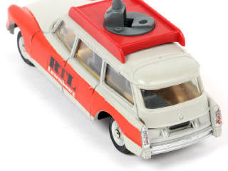 Lot 431 - DINKY TOYS (FRANCE) (1)