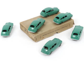 Lot 352 - DINKY TOYS (FRANCE) (7)