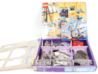 Lot 52 - LEGO (DANEMARK) (2)
