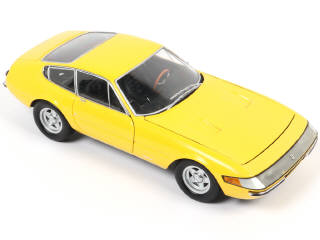 Lot 12 - KYOSHO (JAPON) (1)