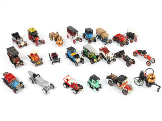 Lot 173 - DIVERS (22)