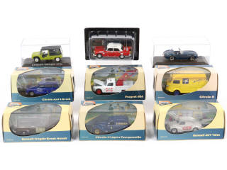 Lot 198 - DIVERS (9)