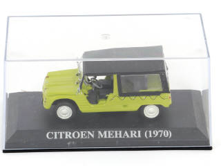 Lot 198 - DIVERS (9)