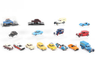 Lot 156 - DIVERS (16)