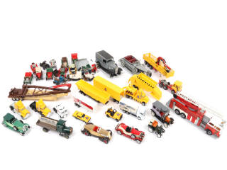 Lot 157 - DIVERS (18)