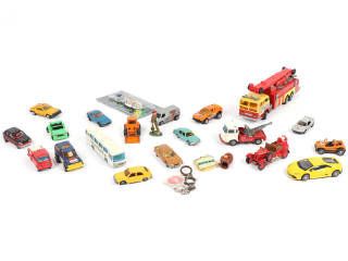 Lot 159 - DIVERS (18)