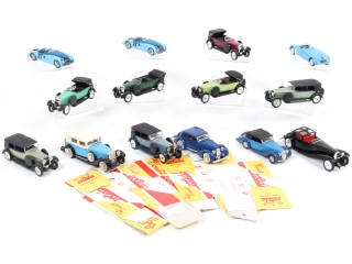 Lot 144 - DIVERS (14)