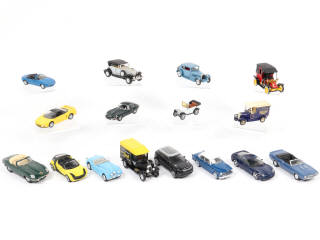 Lot 148 - DIVERS (16)