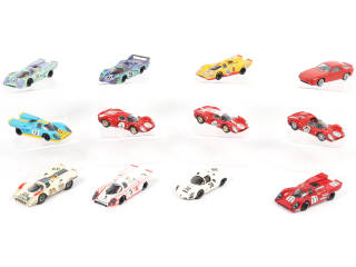 Lot 135 - DIVERS (12)