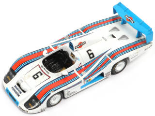 Lot 139 - DIVERS (12)