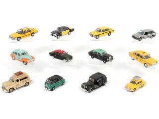 Lot 123 - DIVERS (12)