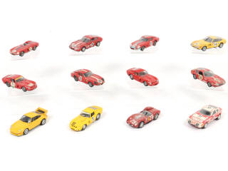 Lot 127 - DIVERS (12)