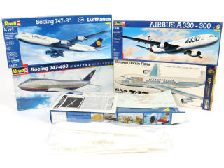 Lot 54 - REVELL (USA) (5)