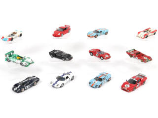 Lot 74 - DIVERS (12)