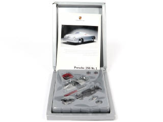 Lot 132 - DIVERS (9)