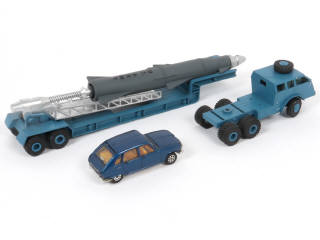 Lot 37 - DIVERS (2)