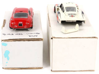 Lot 47 - DIVERS (4)