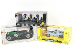 Lot 44 - DIVERS (3)