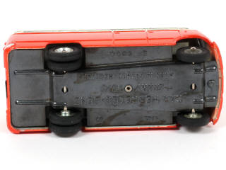 Lot 332 - DINKY TOYS (FRANCE) (1)