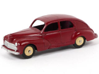 Lot 141 - DINKY TOYS (FRANCE) (1)
